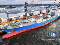 Navio frigorífico à venda
