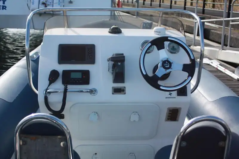 Bote inflável rígido à venda