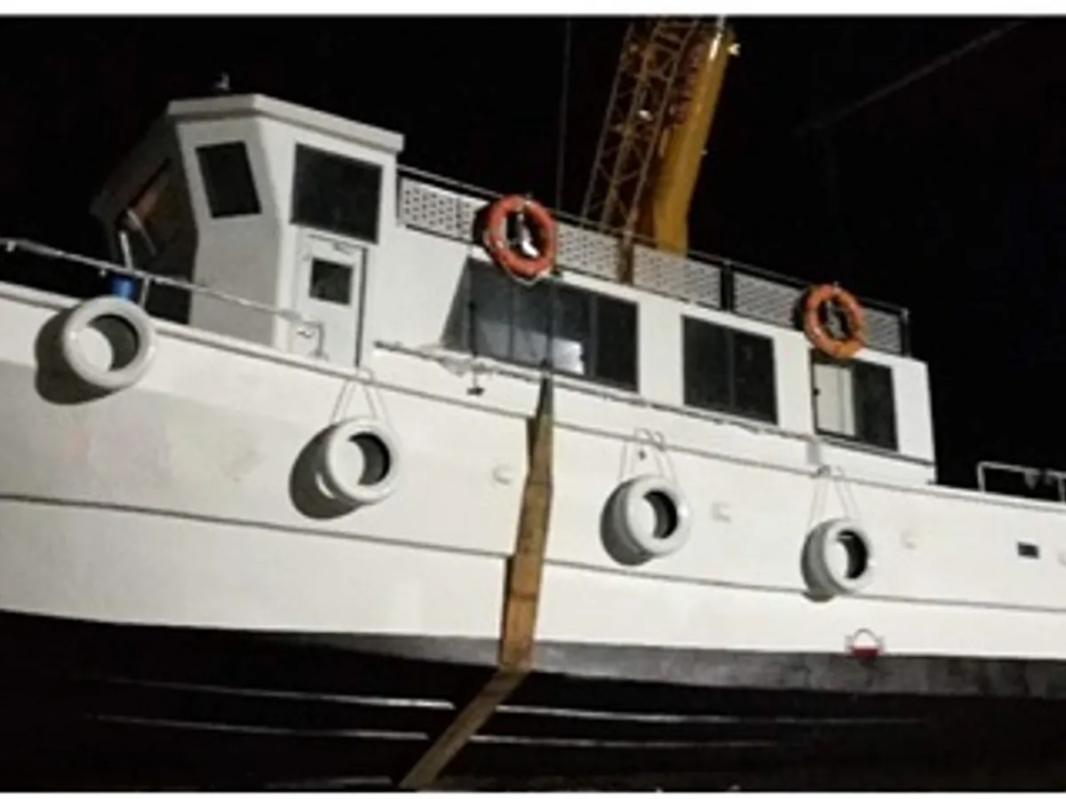 Navio de pesca de arrasto à venda