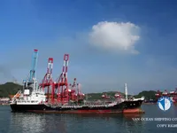 Navio-tanque de óleo/produtos químicos à venda