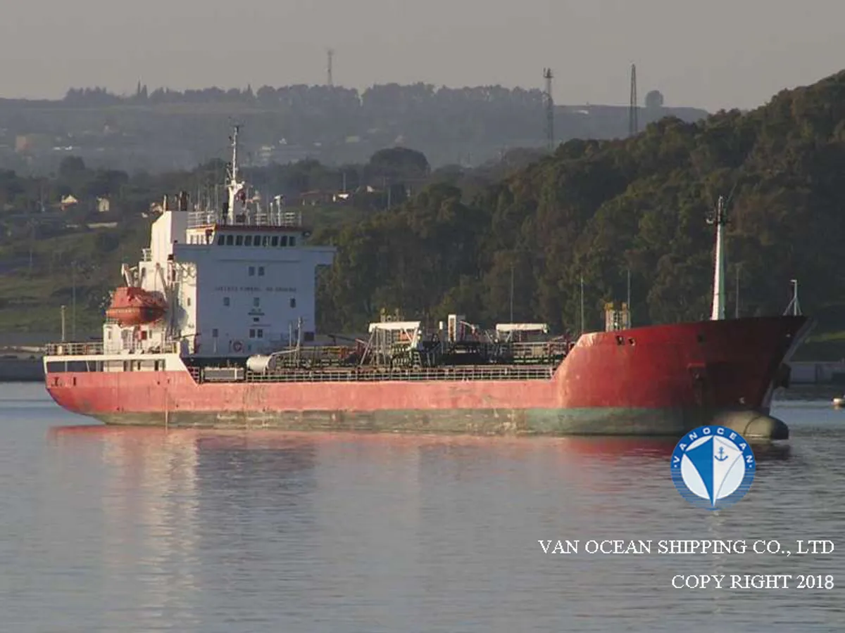 Navio-tanque de óleo/produtos químicos à venda