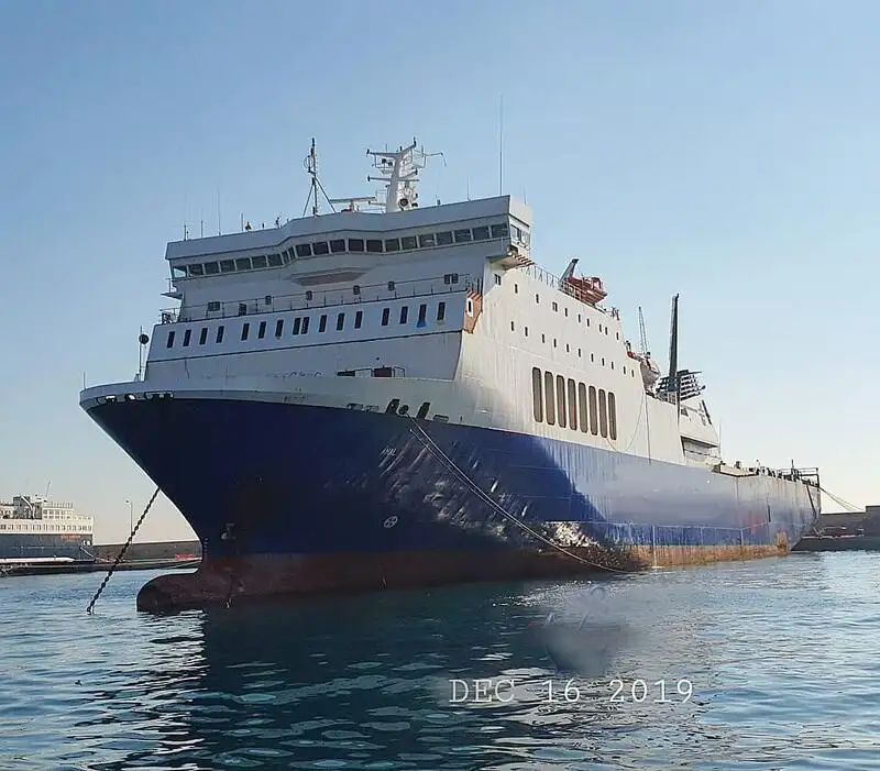 Navio frigorífico à venda