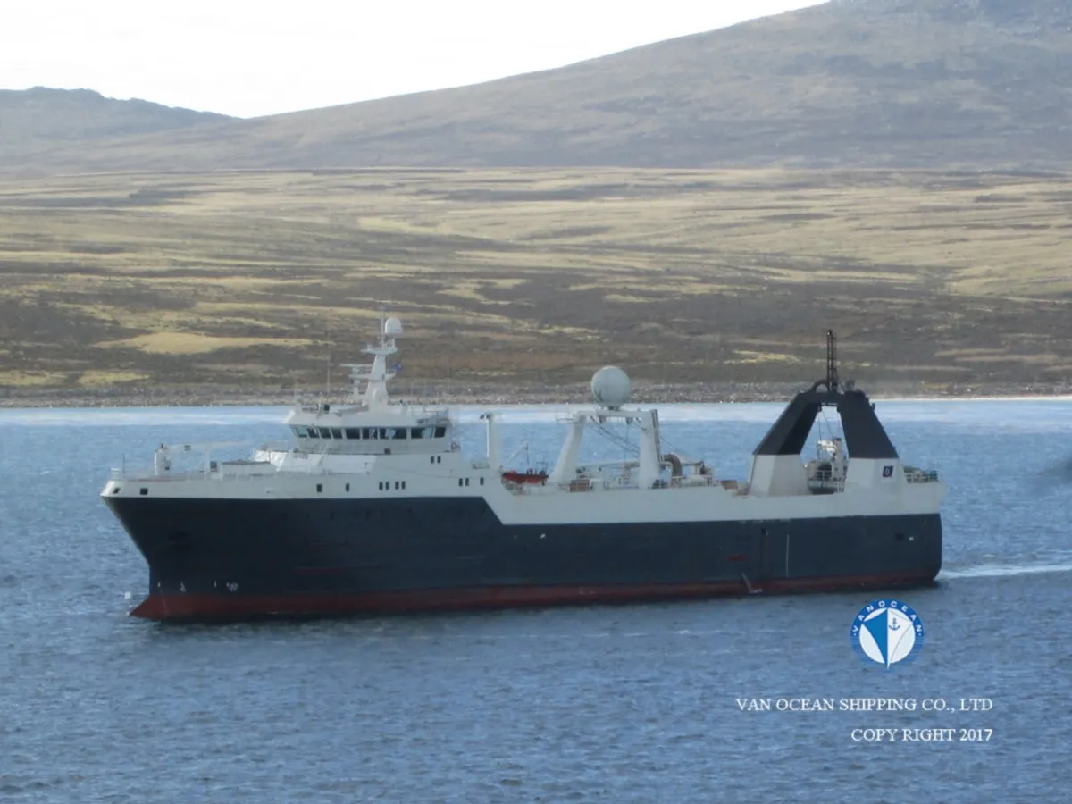 Navio de pesca de arrasto à venda
