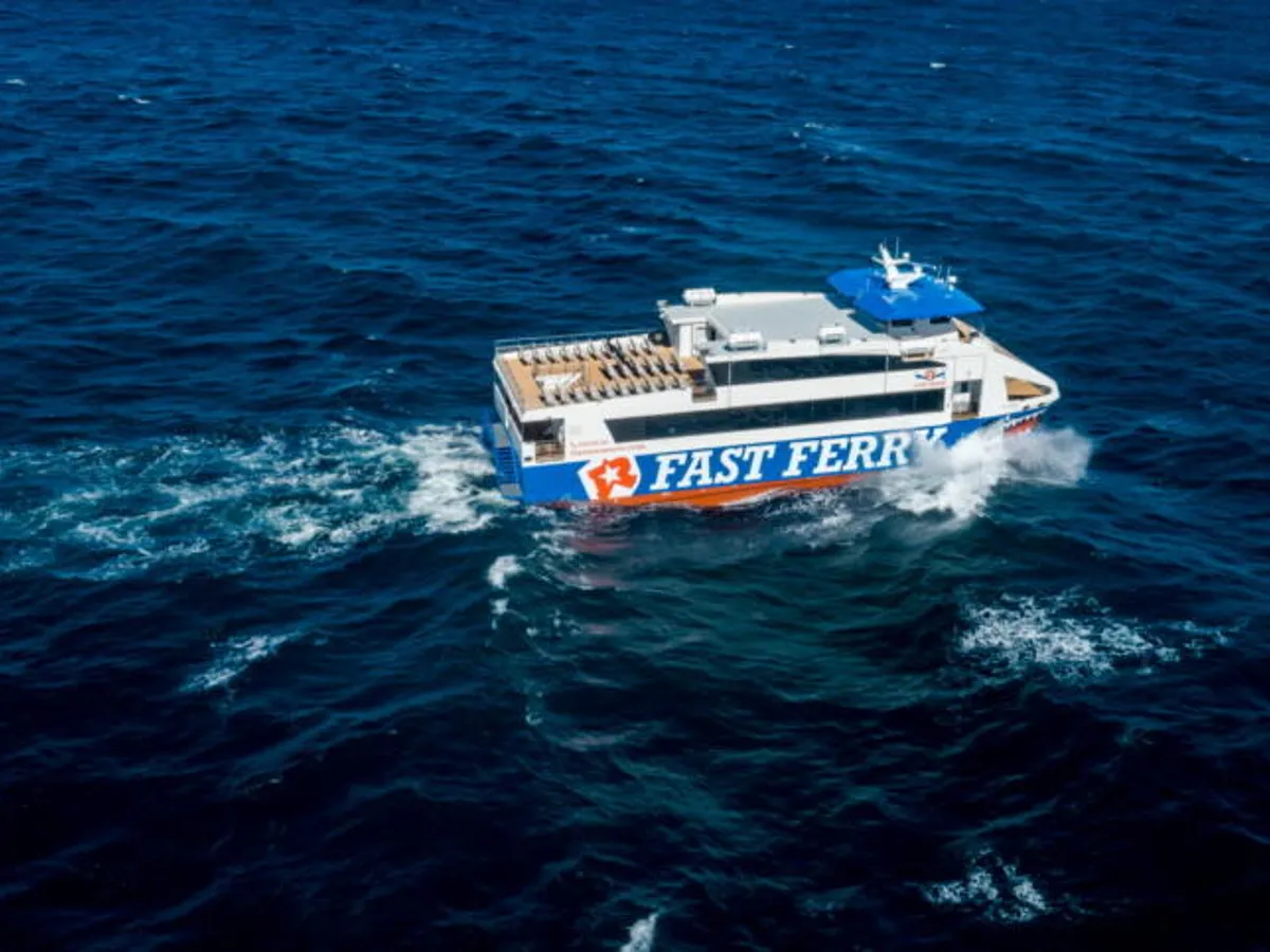 Navio de transporte de passageiros (Ferry) à venda