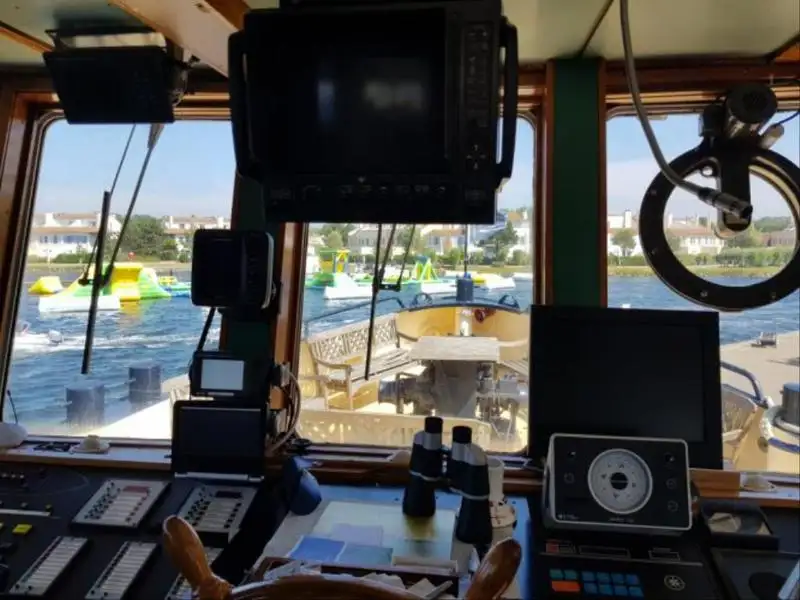 Navio de patrulha à venda
