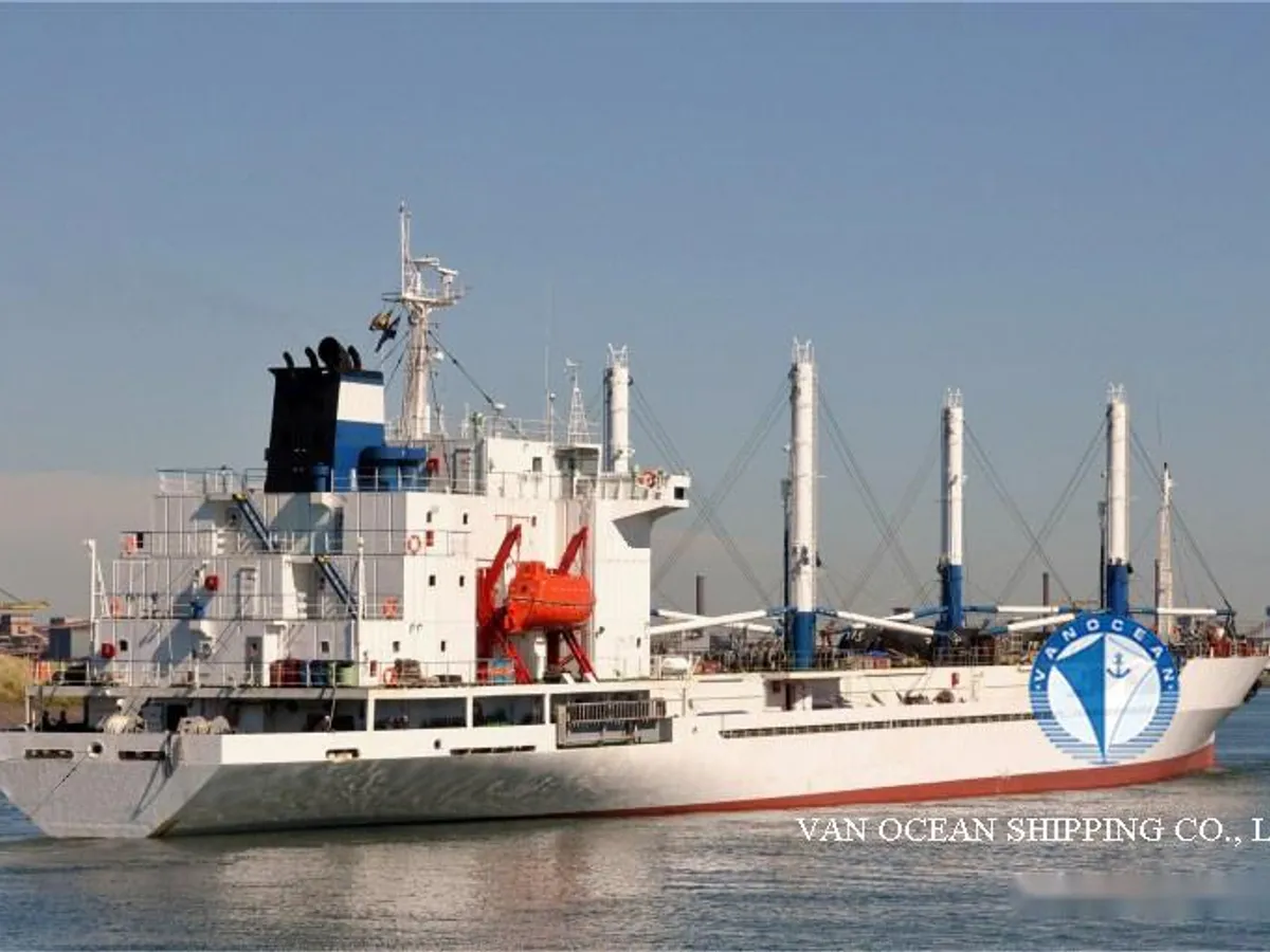 Navio frigorífico à venda
