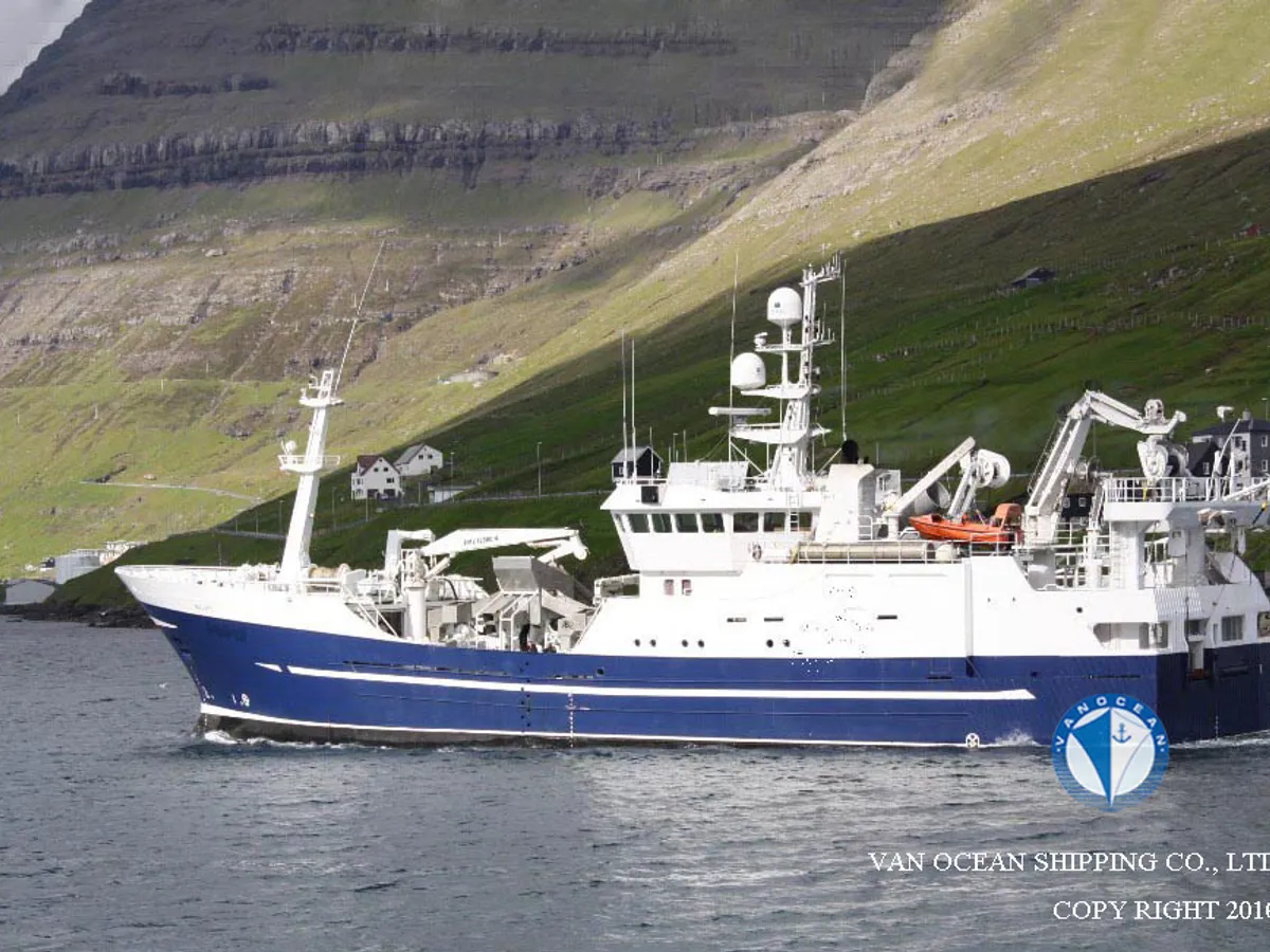 Navio de pesca de arrasto à venda