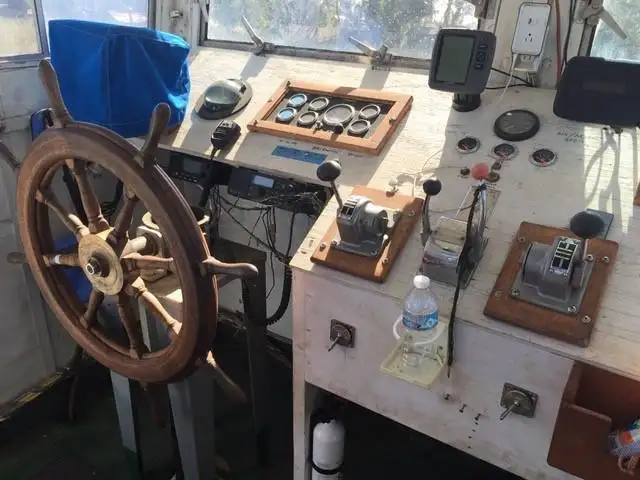 Balsa de desembarque, tanque à venda