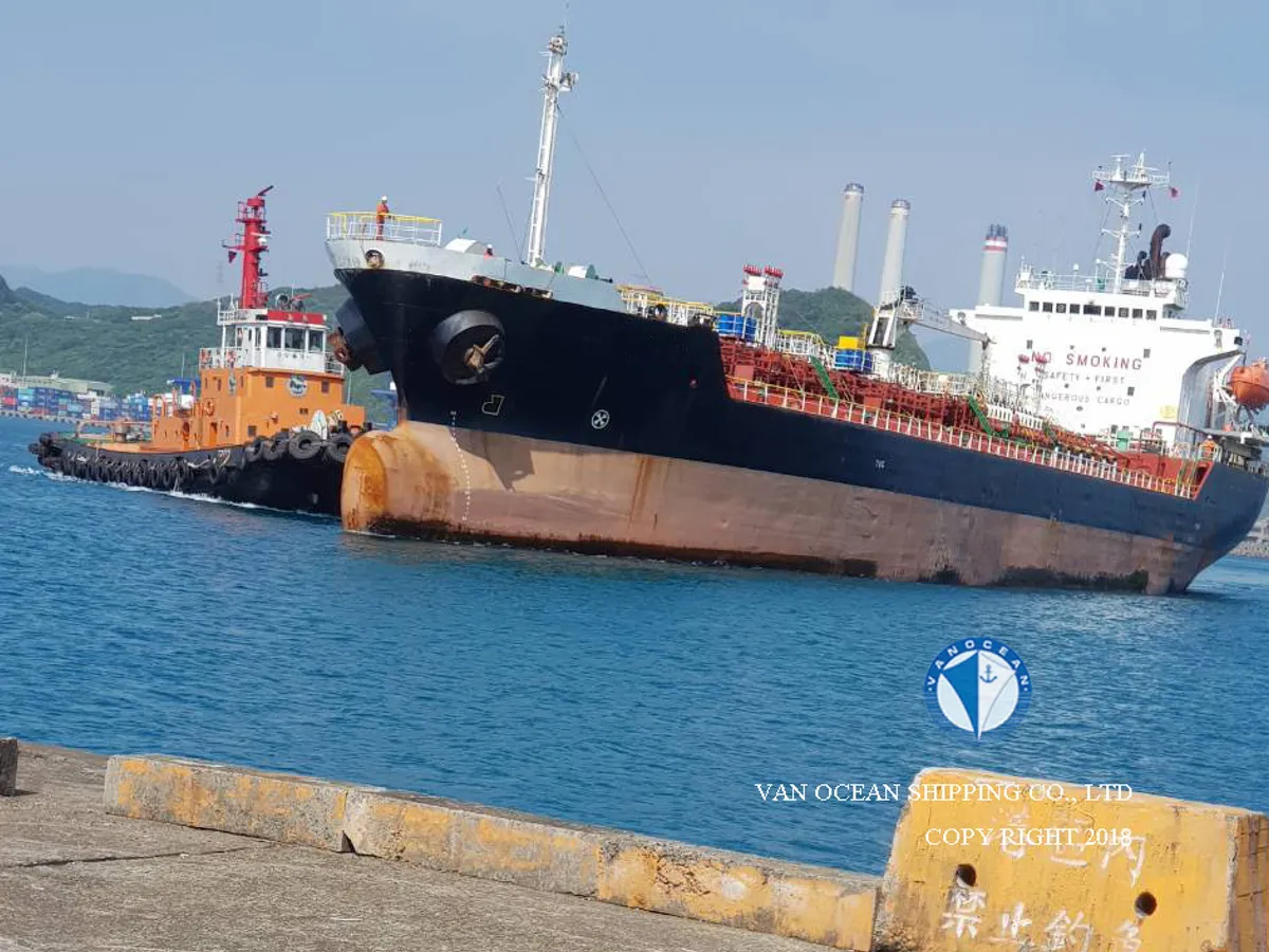 Navio-tanque de óleo/produtos químicos à venda