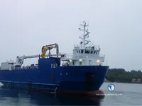 Navio frigorífico à venda
