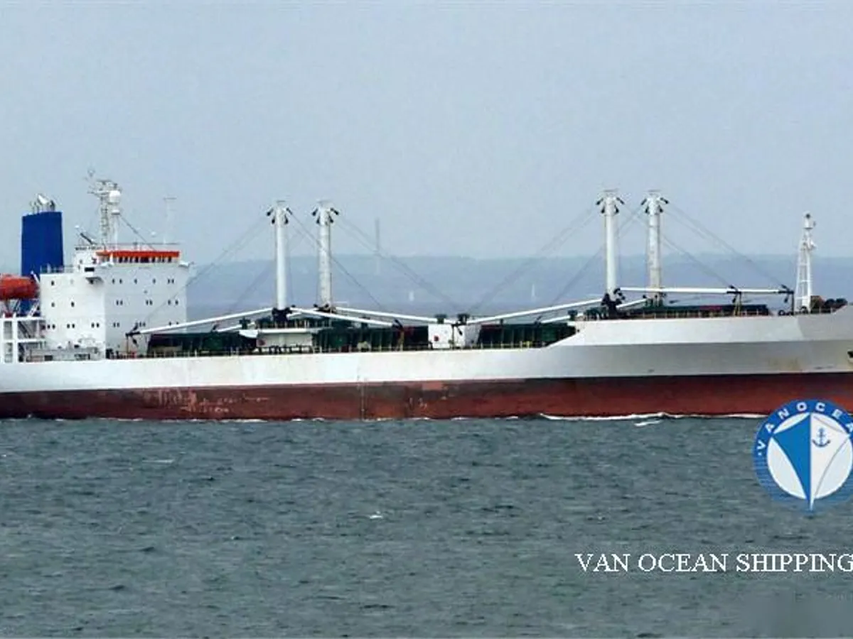 Navio frigorífico à venda