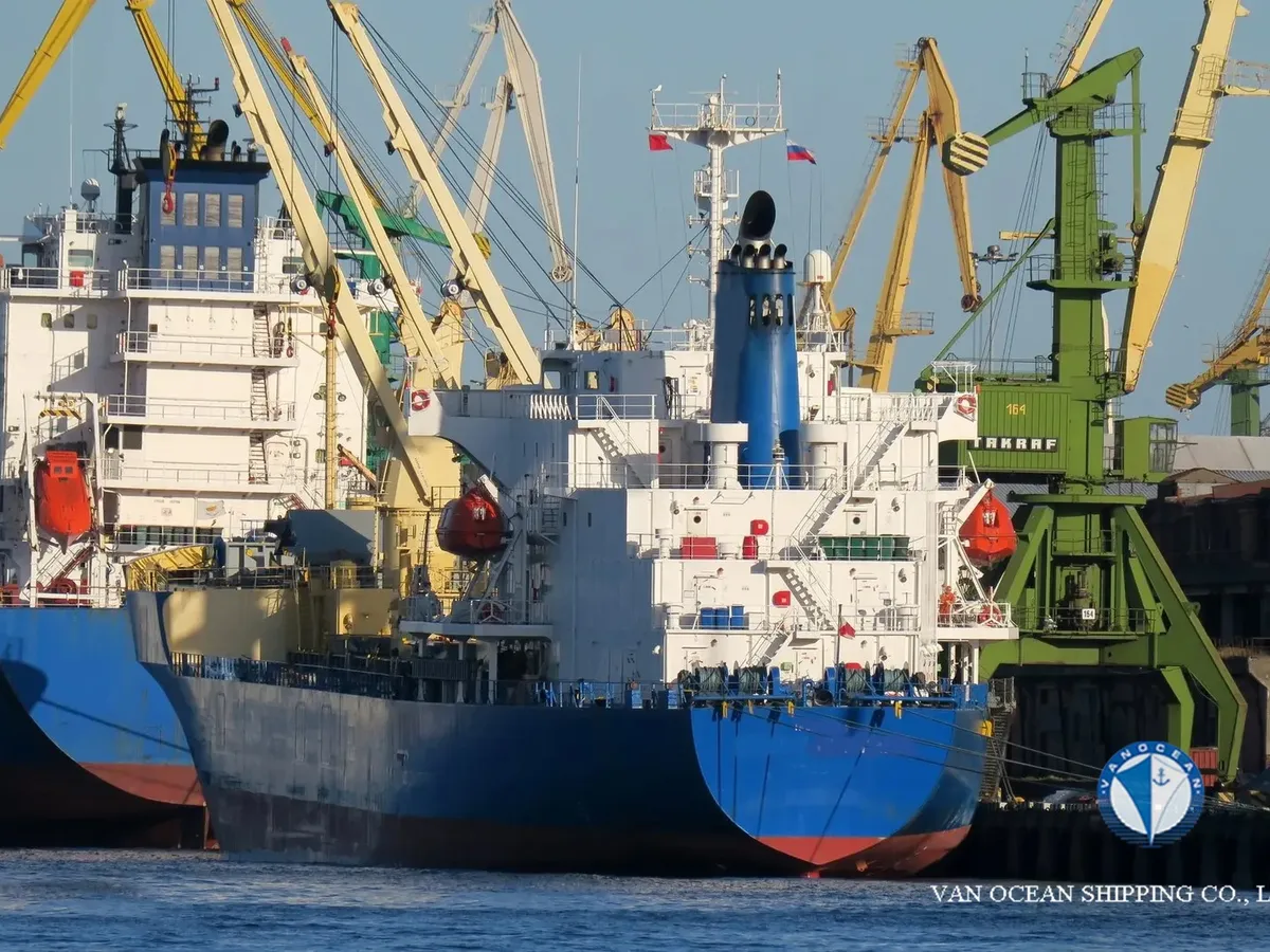 Navio frigorífico à venda