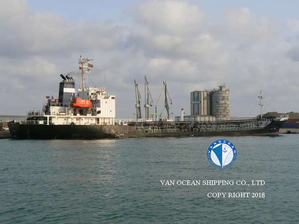 Navio-tanque de óleo/produtos químicos à venda
