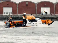 Bote inflável rígido à venda