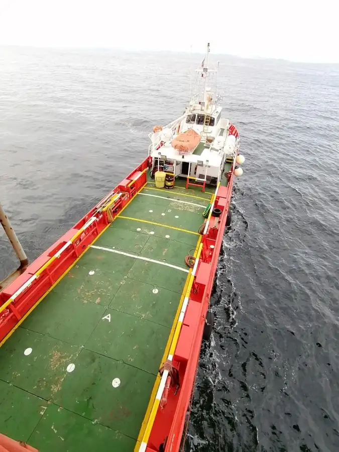 Barco de tripulação à venda