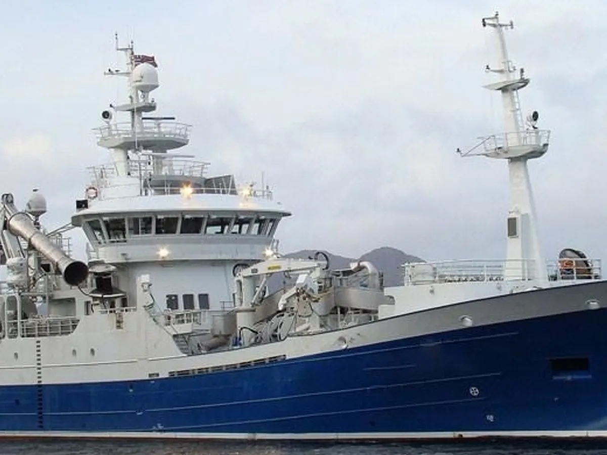 Navio de pesca de arrasto à venda