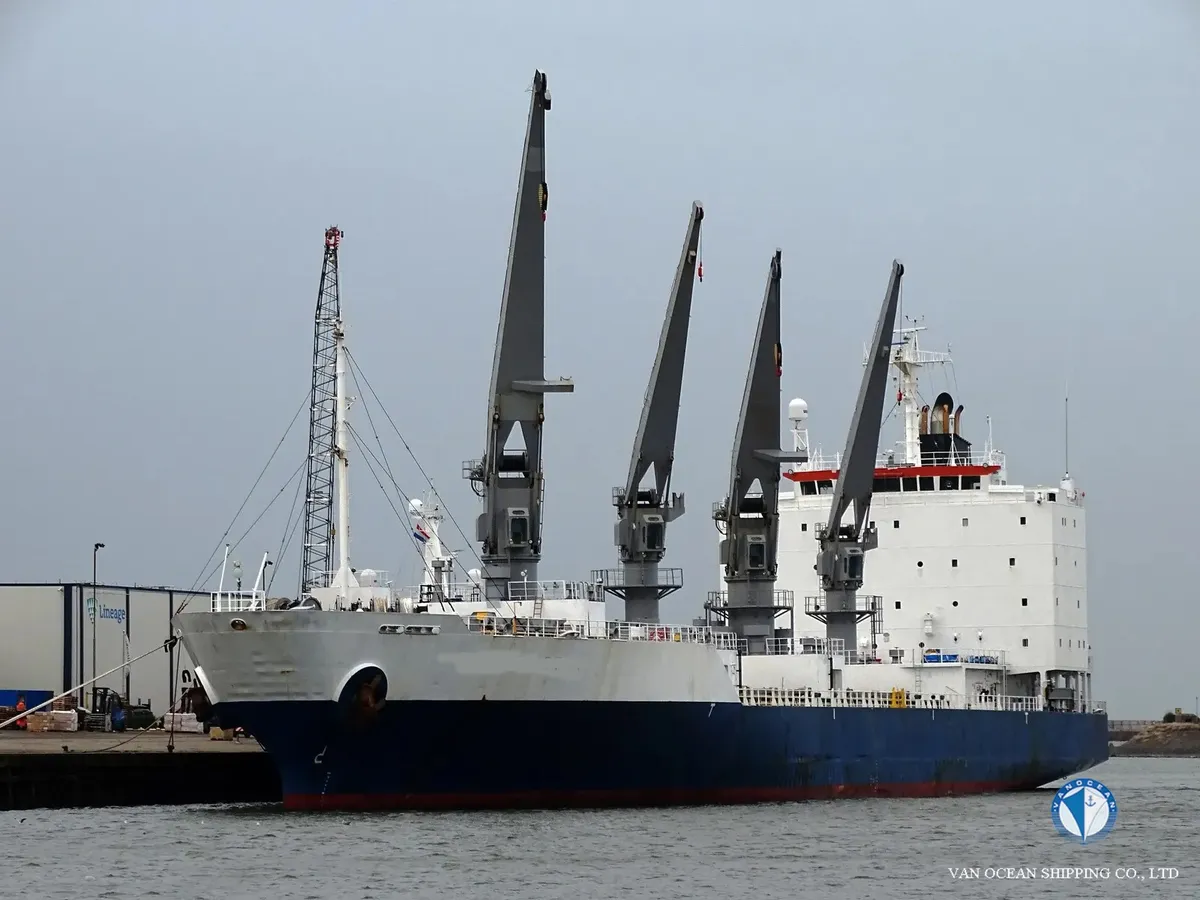 Navio frigorífico à venda