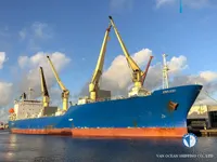 Navio frigorífico à venda