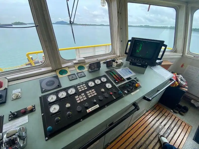 Navio frigorífico à venda