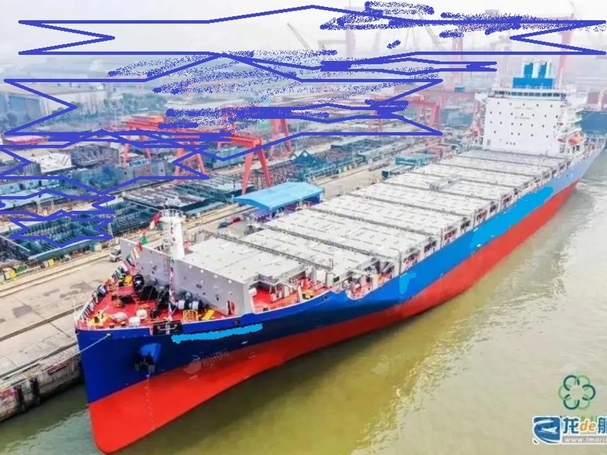 Navio porta-contêineres à venda