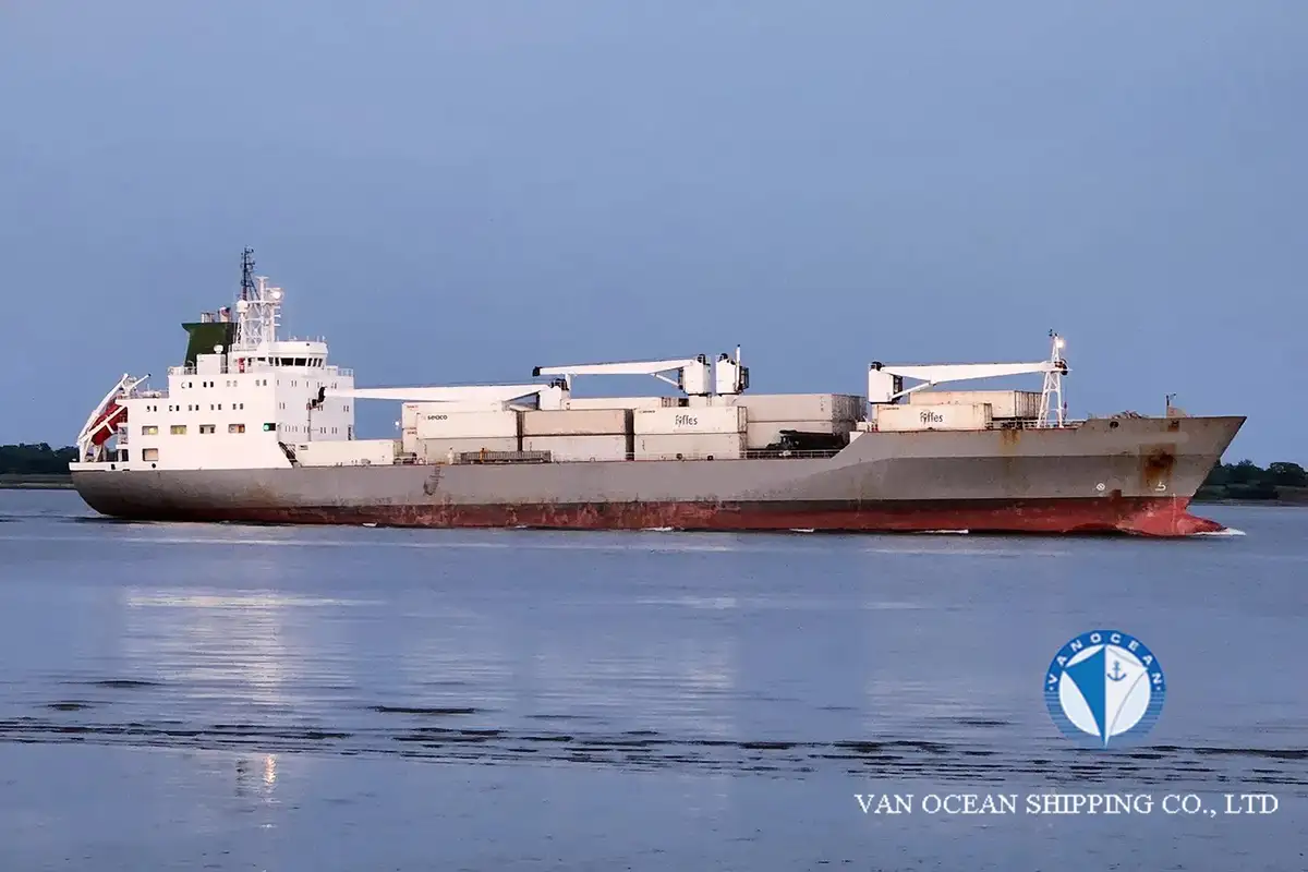 Navio frigorífico à venda