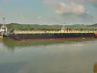 Barcaça à venda