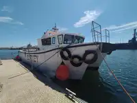 Barco de tripulação à venda
