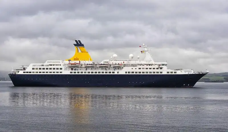 Navio de cruzeiro à venda