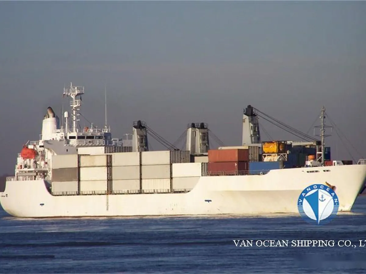 Navio frigorífico à venda
