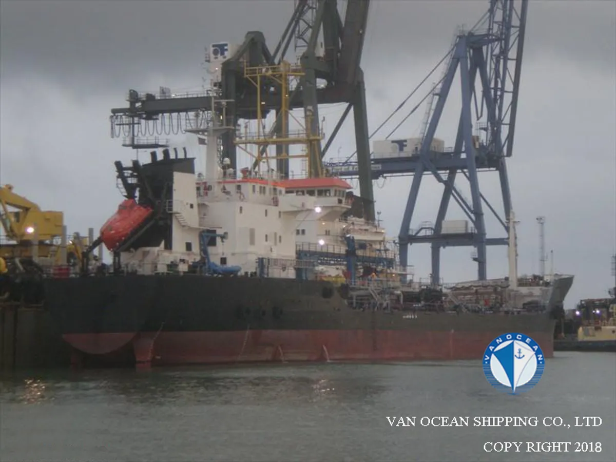 Navio-tanque de óleo/produtos químicos à venda