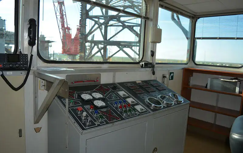 Navio transportador de GNL à venda
