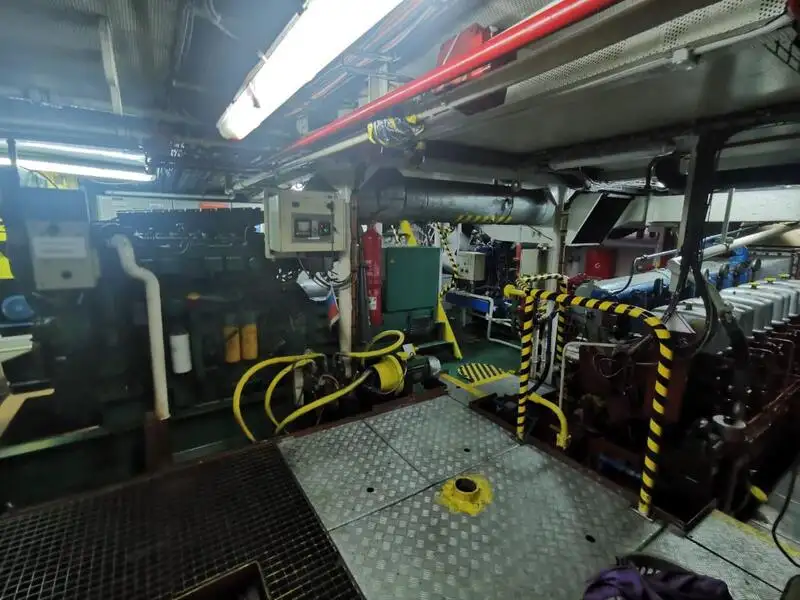 Navio de abastecimento à venda