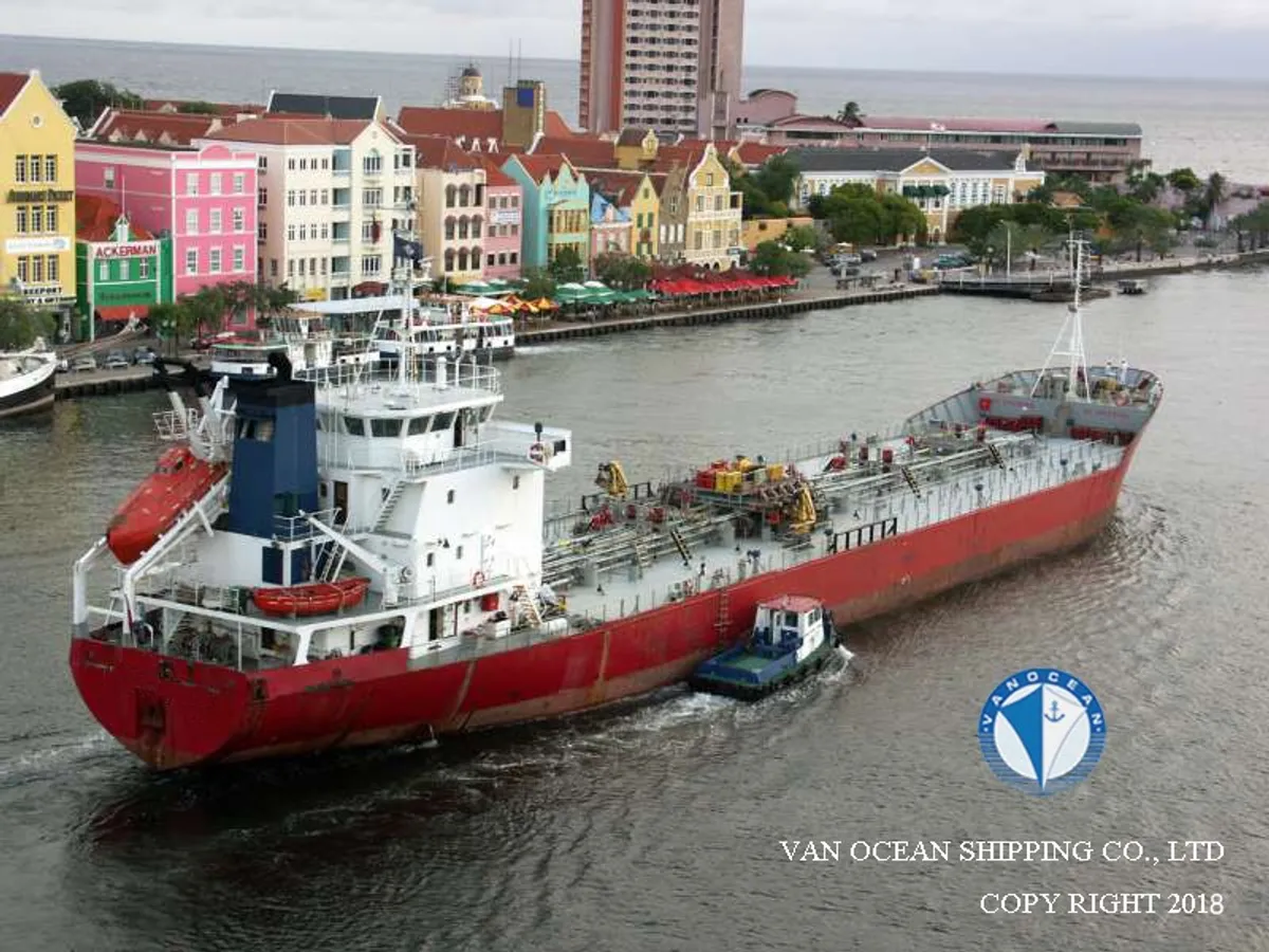 Navio-tanque de óleo/produtos químicos à venda