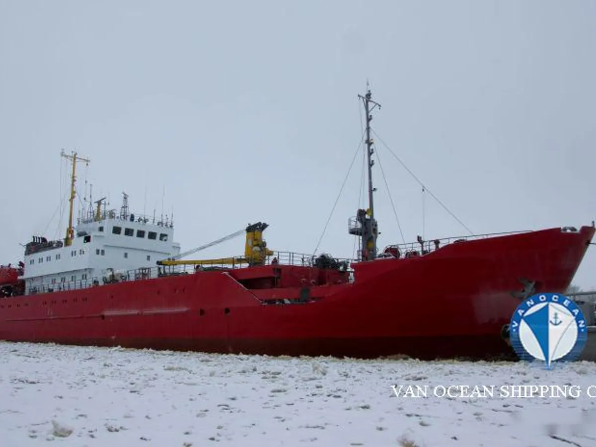 Navio frigorífico à venda