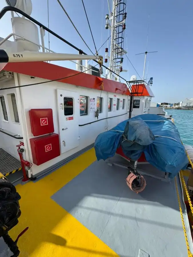 Navio porta-contêineres à venda