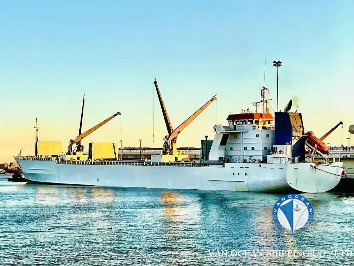Navio frigorífico à venda