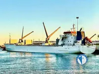 Navio frigorífico à venda