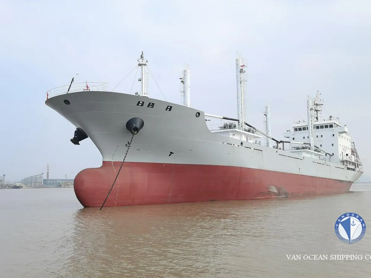 Navio frigorífico à venda