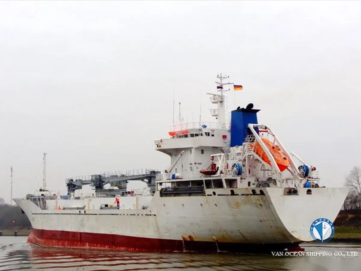 Navio frigorífico à venda