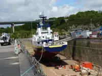 Navio porta-contêineres à venda