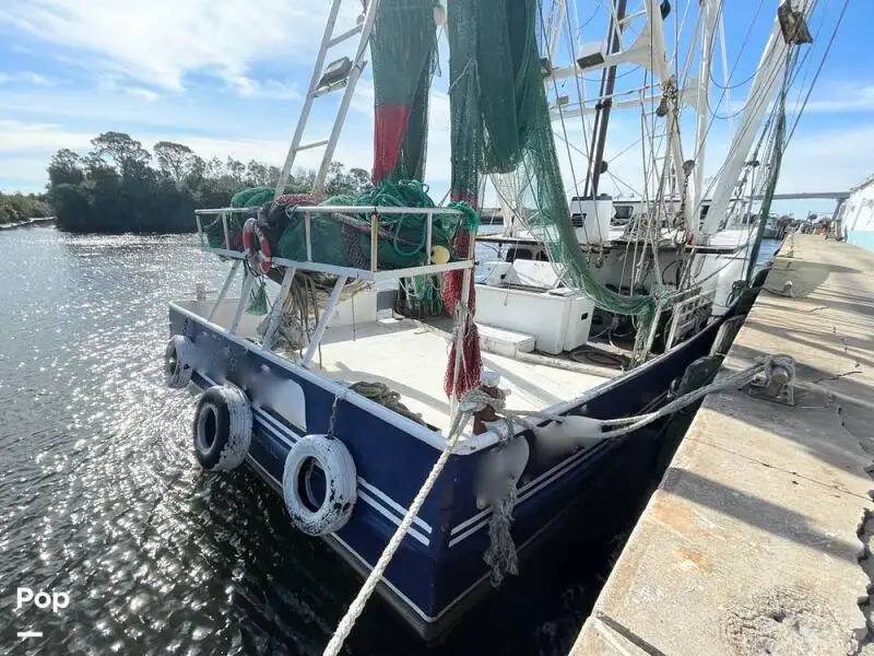 Navio de pesca de arrasto à venda