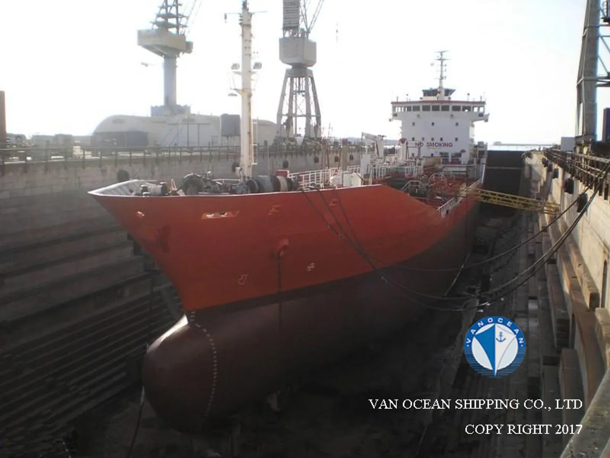 Navio-tanque de óleo/produtos químicos à venda