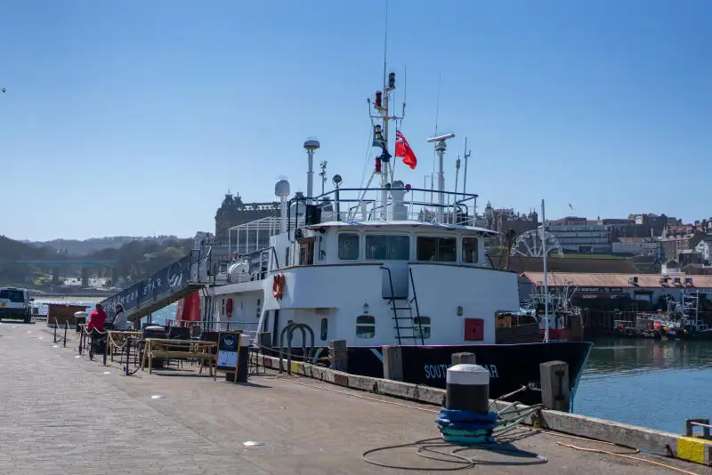 Navio de pesquisa à venda