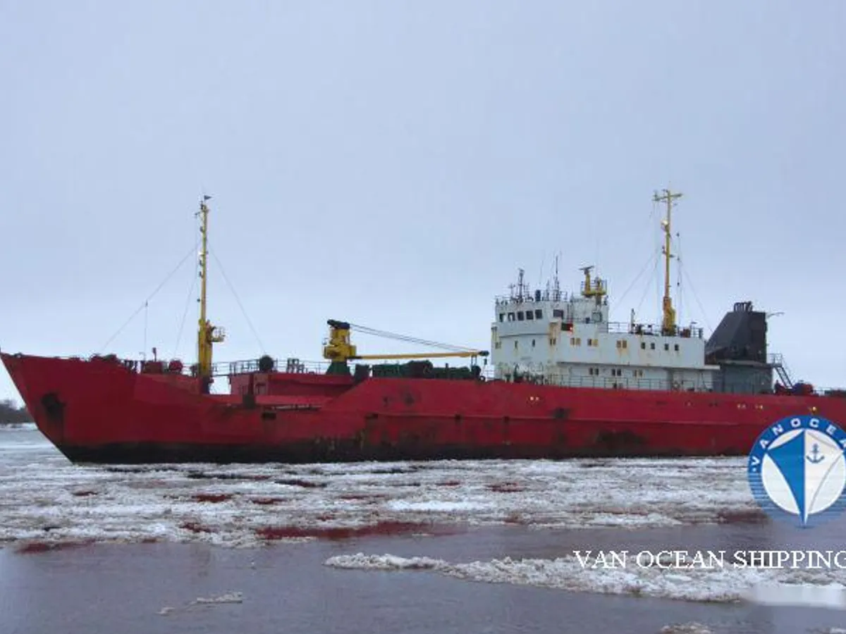 Navio frigorífico à venda