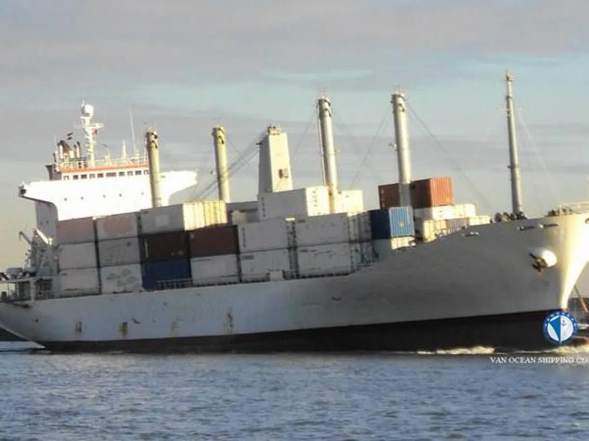 Navio frigorífico à venda