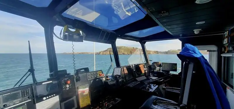 Navio porta-contêineres à venda