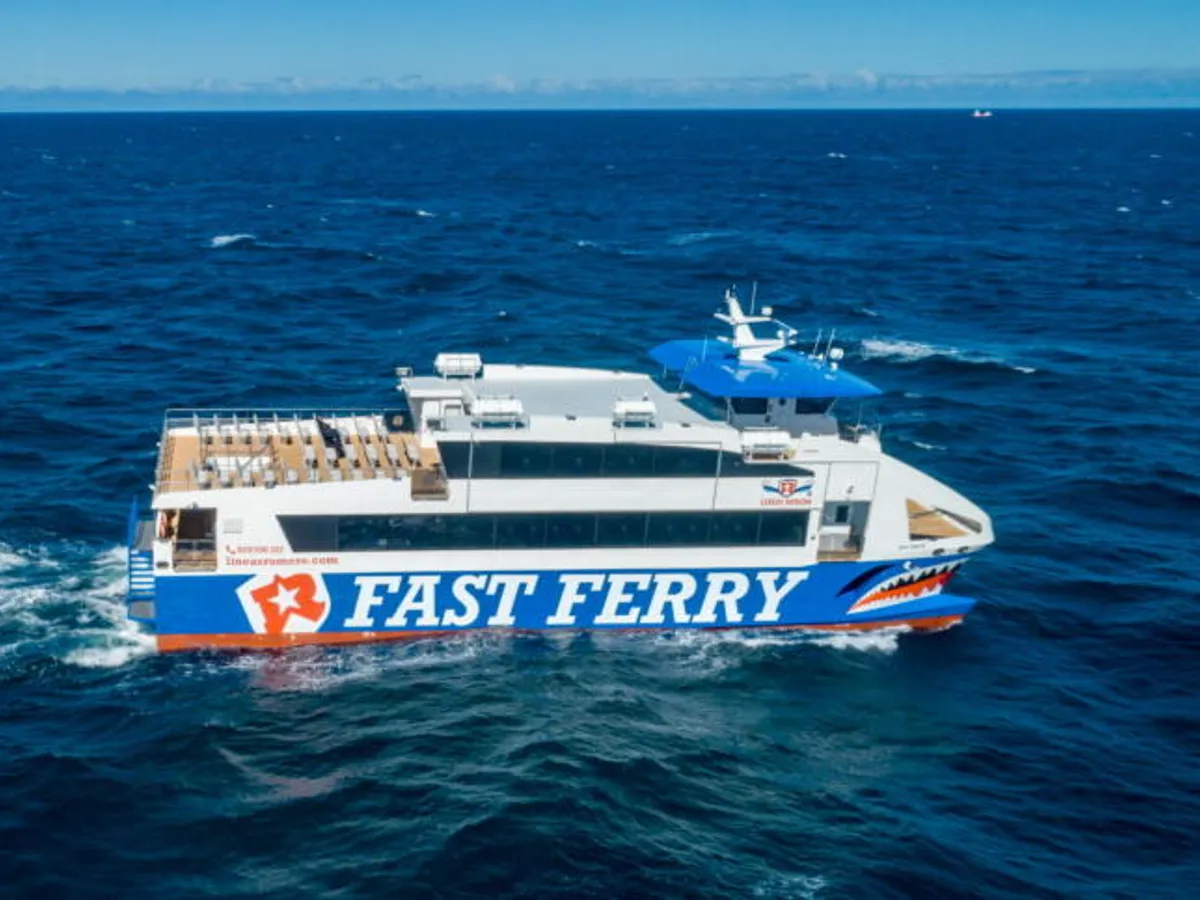 Navio de transporte de passageiros (Ferry) à venda