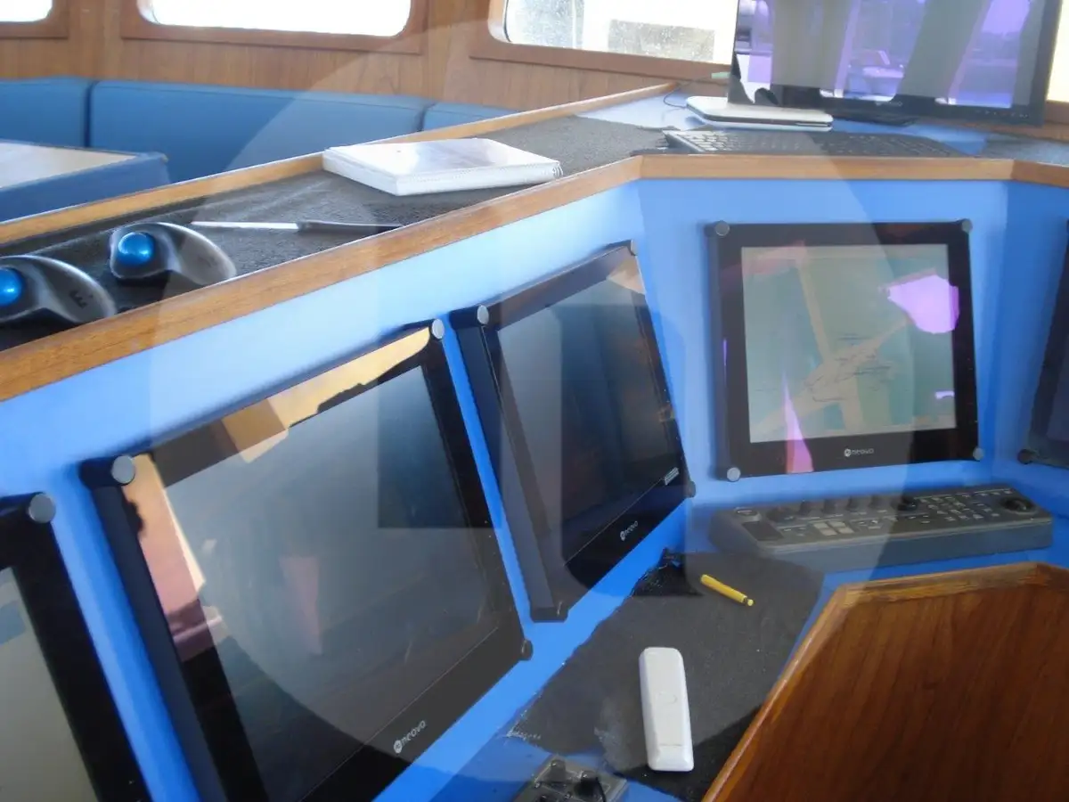 Navio de pesca de arrasto à venda