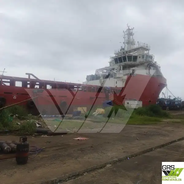Navio de abastecimento à venda