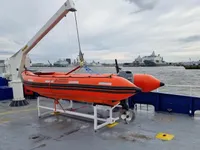 Barco de tripulação à venda